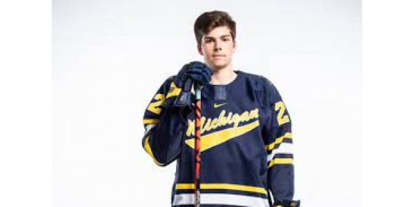 Owen Power će tri godine igrati za Buffalo Sabrese Owen Power će tri godine igrati za Buffalo Sabrese